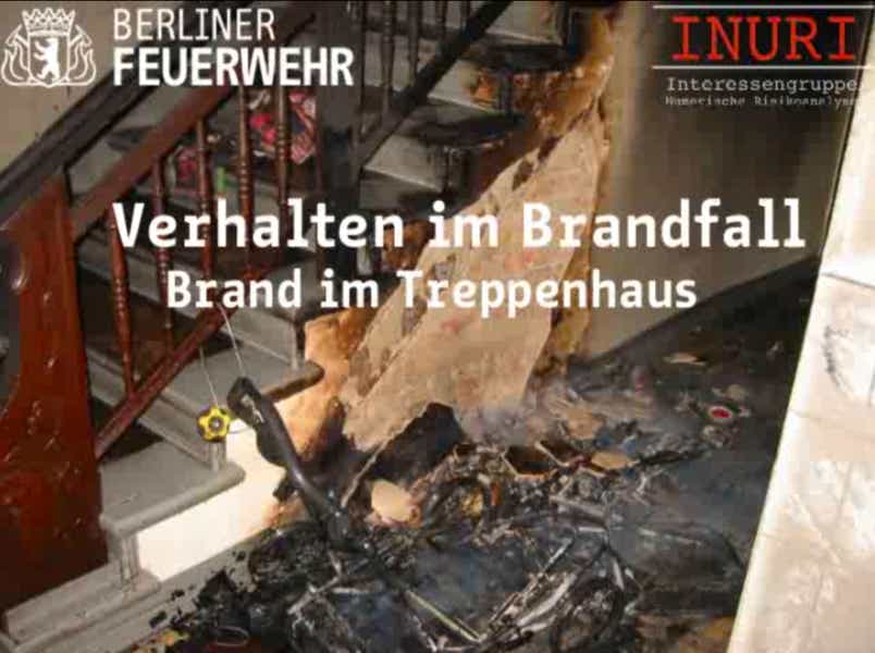 Kurzfilm mit deutschen Untertiteln, der das richtige Verhalten bei Treppenhausbränden erläutert.